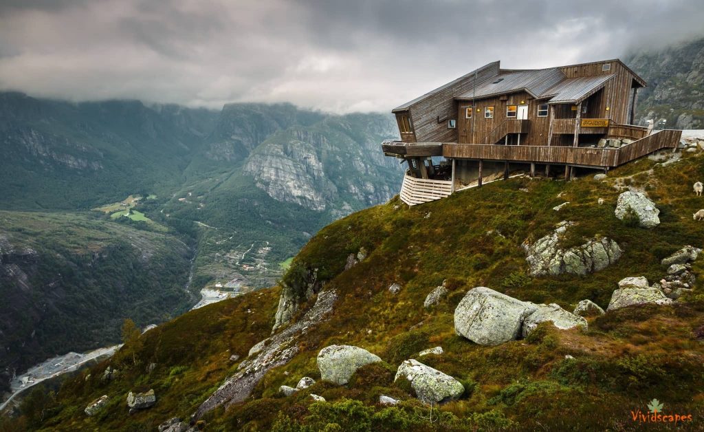 Kjerag parking cafe