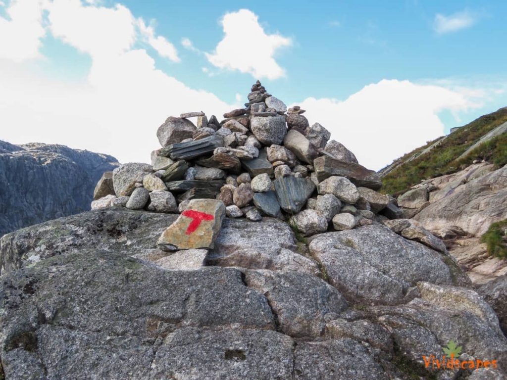 Kjeragbolten hiking terrain