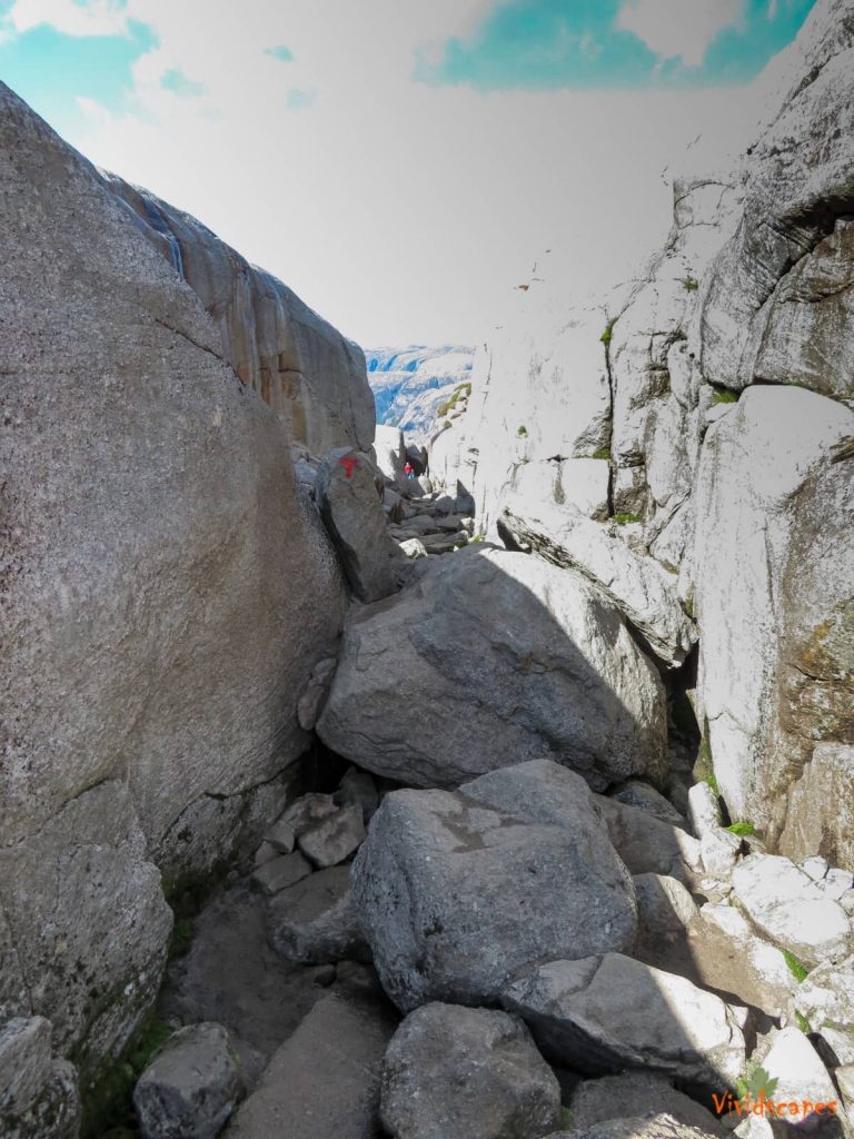 Kjeragbolten hiking terrain