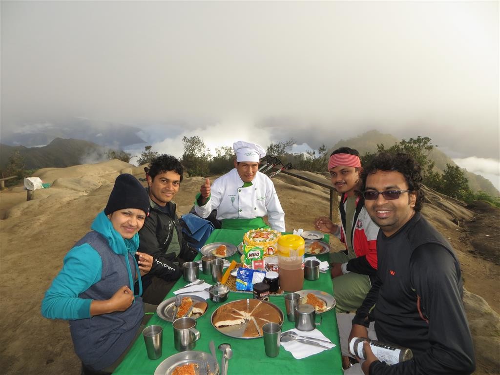 Breakfast at Phuyupatamarca above the clouds is an unforgettable moment for all of us.