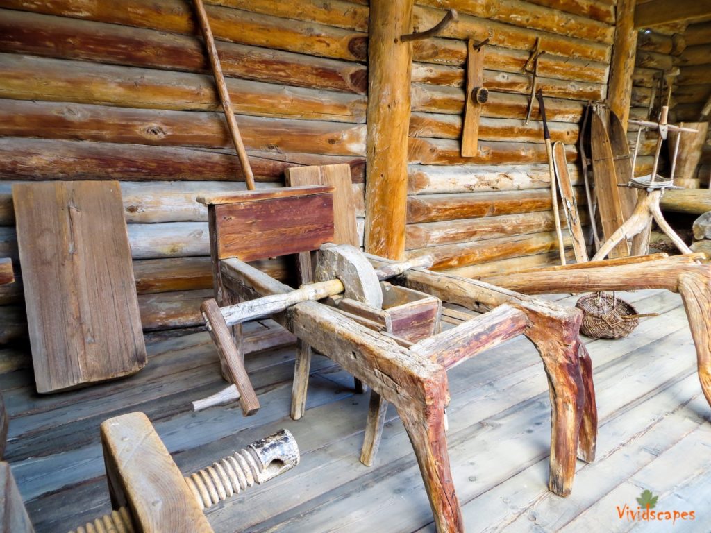 Ancient milling tools made of wood and stone